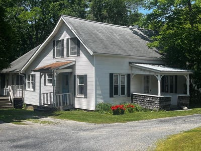 /international/us/3028-route-22a-shoreham-vt-110100395460/