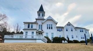 /international/us/13-morris-ln-apt-k-wellsboro-pa-110108363654/