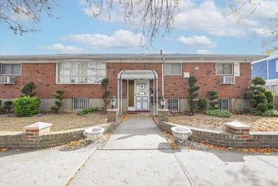 /international/us/130-05-123rd-street-south-ozone-park-ny-110097085948/