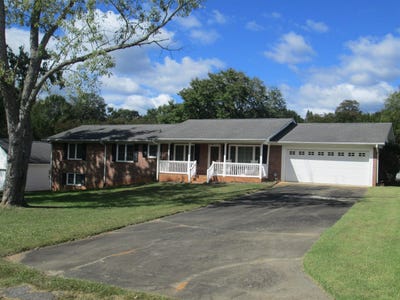 /international/us/102-w-bridges-street-landrum-sc-110102945407/