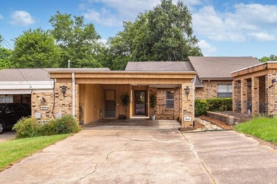 /international/us/1019-e-austin-nacogdoches-tx-110101402296/