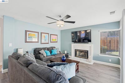 /international/us/1930-tahoe-cir-tracy-ca-110107867235/