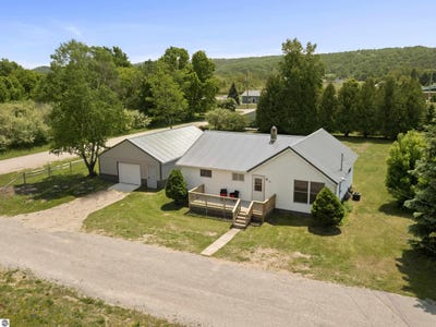 /international/us/331-george-mcmanus-street-elberta-mi-110100253494/