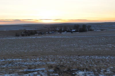 /international/us/1741-county-rd-544-glendive-mt-110105270534/