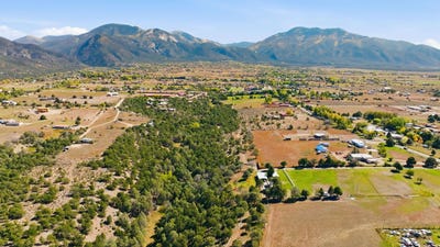 /international/us/11b-camino-de-adelaida-arroyo-seco-nm-110102469764/