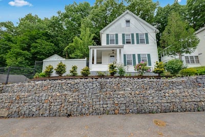 /international/us/214-canton-st-fitchburg-ma-110108480155/