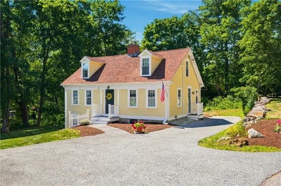 /international/us/44-old-great-road-north-smithfield-ri-110109038569/