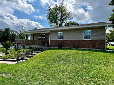 /international/us/320-n-dickerson-street-palmyra-mo-110100358456/