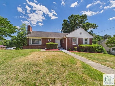 /international/us/1320-chatham-heights-rd-martinsville-va-110108931617/