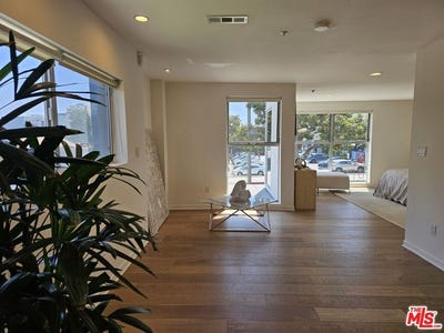 /international/us/1617-broadway-santa-monica-ca-110108068867/