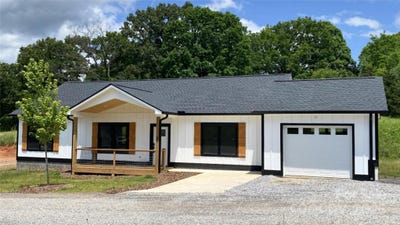 /international/us/80-peyton-elaine-road-clyde-nc-110098089663/