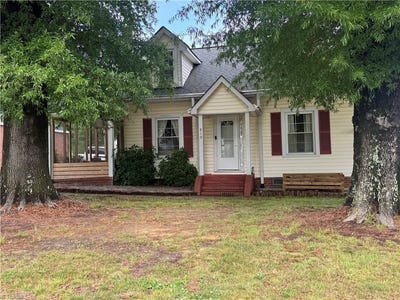 /international/us/810-n-main-street-walnut-cove-nc-110108282668/
