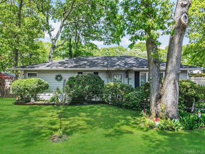 /international/us/49-washington-avenue-mastic-beach-ny-110108343496/