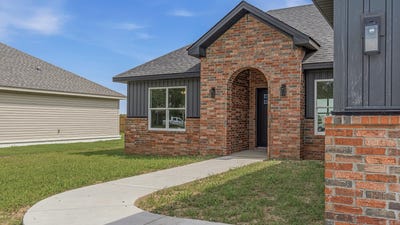 /international/us/1009-sixth-lake-city-ar-110108628137/