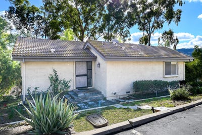 /international/us/2-sparrowhawk-lane-oak-park-ca-110107284266/