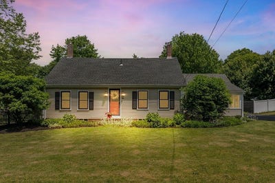 /international/us/186-white-st-raynham-ma-110100126921/