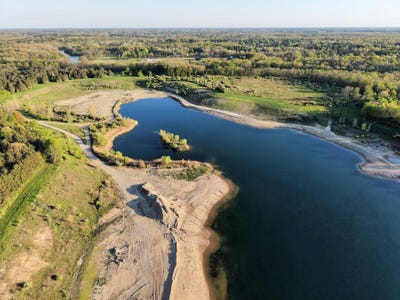 /international/us/10241-n-mckinley-road-montrose-mi-110103238482/