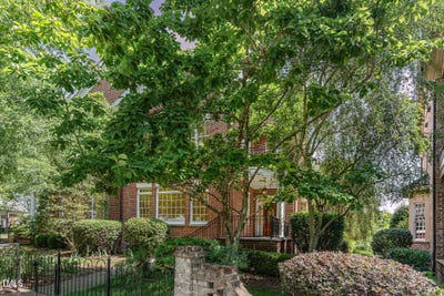 /international/us/218-w-barbee-chapel-road-chapel-hill-nc-110099920797/