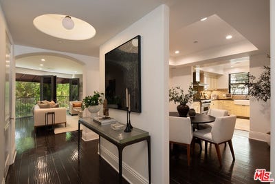 /international/us/11715-chenault-st-los-angeles-ca-110120017721/