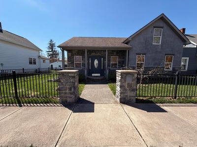 /international/us/82-oak-street-delaware-oh-110107264593/