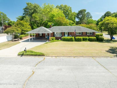 /international/us/100-e-berkshire-road-greenville-nc-110108090534/