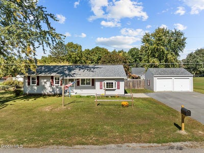 /international/us/11-park-drive-greenwich-ny-110120414033/