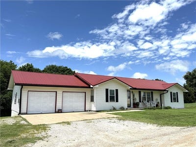 /international/us/97-iowa-drive-linn-valley-ks-110109337207/
