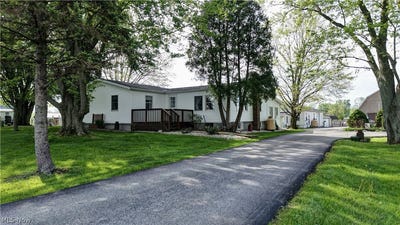 /international/us/2393-kinsman-road-nw-north-bloomfield-oh-110107826392/