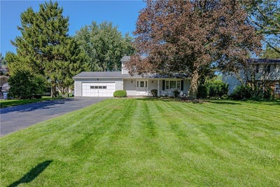 /international/us/96-havenshire-rd-penfield-ny-110119966357/