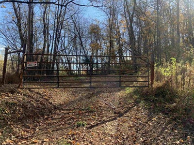 /international/us/2208-arden-road-philippi-wv-110103238333/