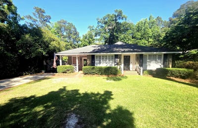 /international/us/1022-santee-dr-florence-sc-110108146333/
