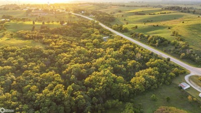 /international/us/2390-highway-44-guthrie-center-ia-110109976838/