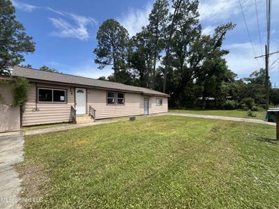 /international/us/3010-martin-street-pascagoula-ms-110099818669/