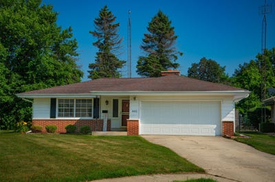 /international/us/8033-18th-ave-kenosha-wi-110100966883/