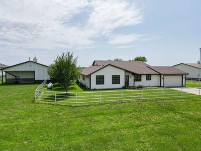 /international/us/4421-nw-94th-road-topeka-ks-110101050900/