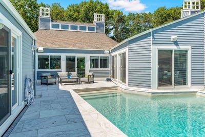 /international/us/15-sand-dunes-court-mashpee-ma-110109595745/