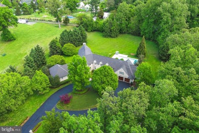 /international/us/9001-persimmon-tree-road-potomac-md-110107833727/