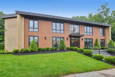 /international/us/325-manville-road-pleasantville-ny-110109157819/