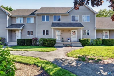 /international/us/108-sunrise-circle-newington-ct-110108024660/