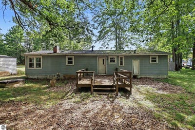 /international/us/1673-pine-drive-traverse-city-mi-110110229900/