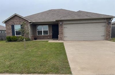 /international/us/10147-e-larry-street-claremore-ok-110108396388/