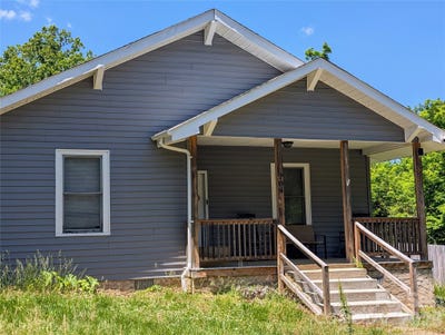 /international/us/204-shelby-street-hickory-nc-110107938381/