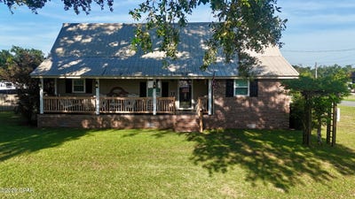 /international/us/2034-main-street-grand-ridge-fl-110108575143/