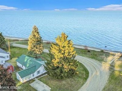 /international/us/3453-shoreview-drive-deckerville-mi-110106705717/