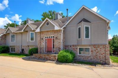 /international/us/8178-dellwood-drive-urbandale-ia-110106618987/