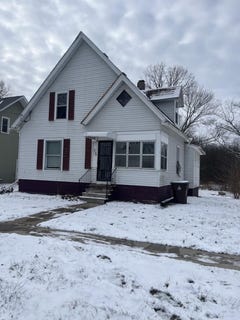 /international/us/806-s-eaton-street-albion-mi-110100358898/
