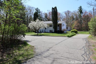 /international/us/2447-w-white-lake-drive-whitehall-mi-110106144874/