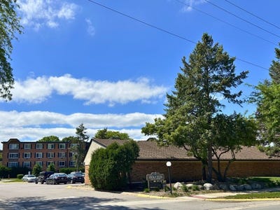 /international/us/1206-new-wilke-road-arlington-heights-il-110108299470/