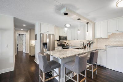 /international/us/10511-cedar-lake-road-minnetonka-mn-110107166115/