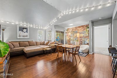 /international/us/200-e-southern-avenue-tempe-az-110107806555/